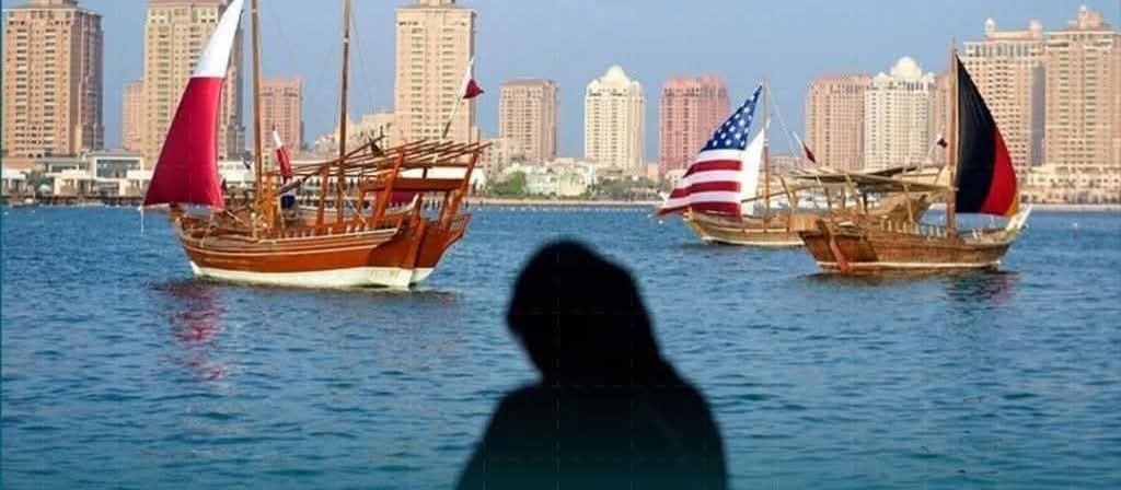 قرار تاريخى فى قطر: تجنيس وإقامة دائمة للعرب وفق هذه المعايير  كتب/ أيمن بحر   أعلنت الحكومة القطرية فى خطوة وُصفت بغير المسبوقة، فتح باب التجنيس بشكل استثنائى أمام بعض الجنسيات العربية وفق ضوابط وشروط محددة ما أثار اهتمام شريحة واسعة من المقيمين الراغبين فى الحصول على الجنسية القطرية أو الإقامة الدائمة والاستفادة من الامتيازات المرتبطة بهما.  وبحسب ما أفادت به صحيفة «الخليج الآن» يأتى هذا التوجه فى إطار استراتيجية الدولة الرامية إلى تعزيز التنوع الثقافى والاجتماعى ودعم مسارات التنمية المستدامة من خلال استقطاب الكفاءات وأصحاب الإسهامات النوعية فى مختلف المجالات.