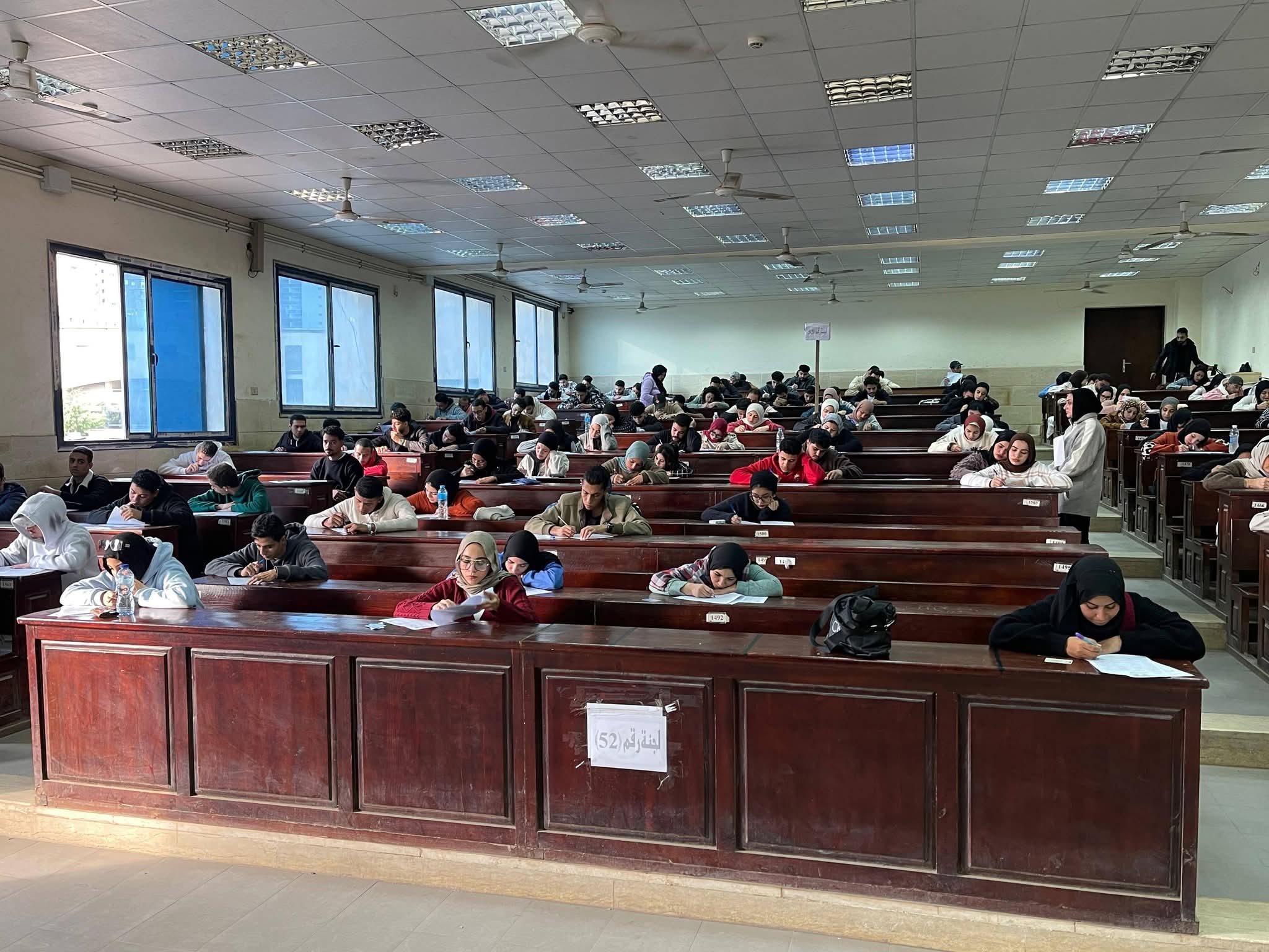 استمرار إمتحانات نهاية الفصل الدراسي الأول بمعاهد طيبة العليا فى أجواء هادئة وانضباطية