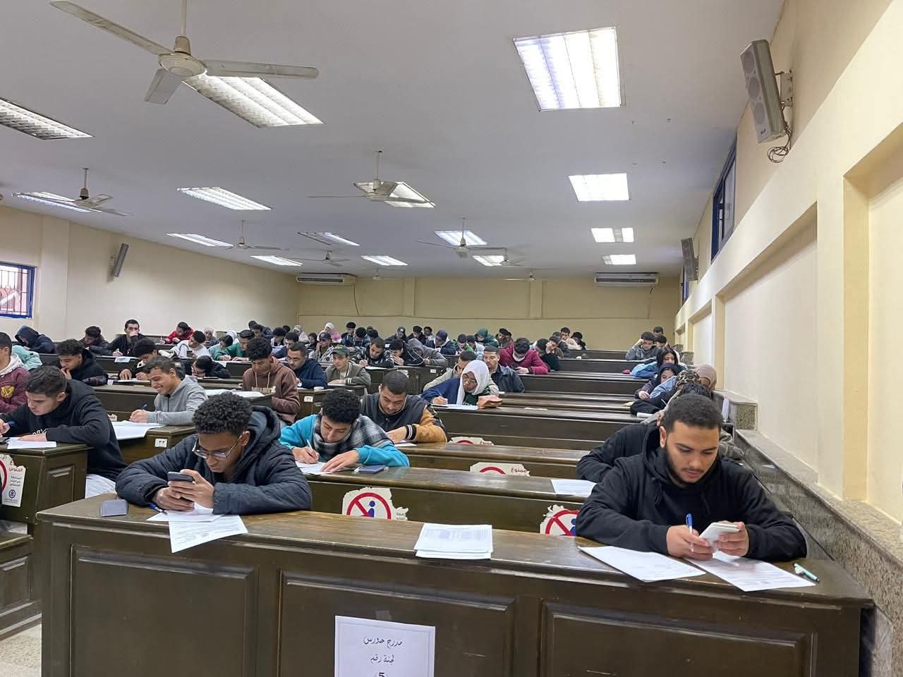 استئناف إمتحانات نهاية الفصل الدراسي الاول بمعهد طيبة العالي للهندسة