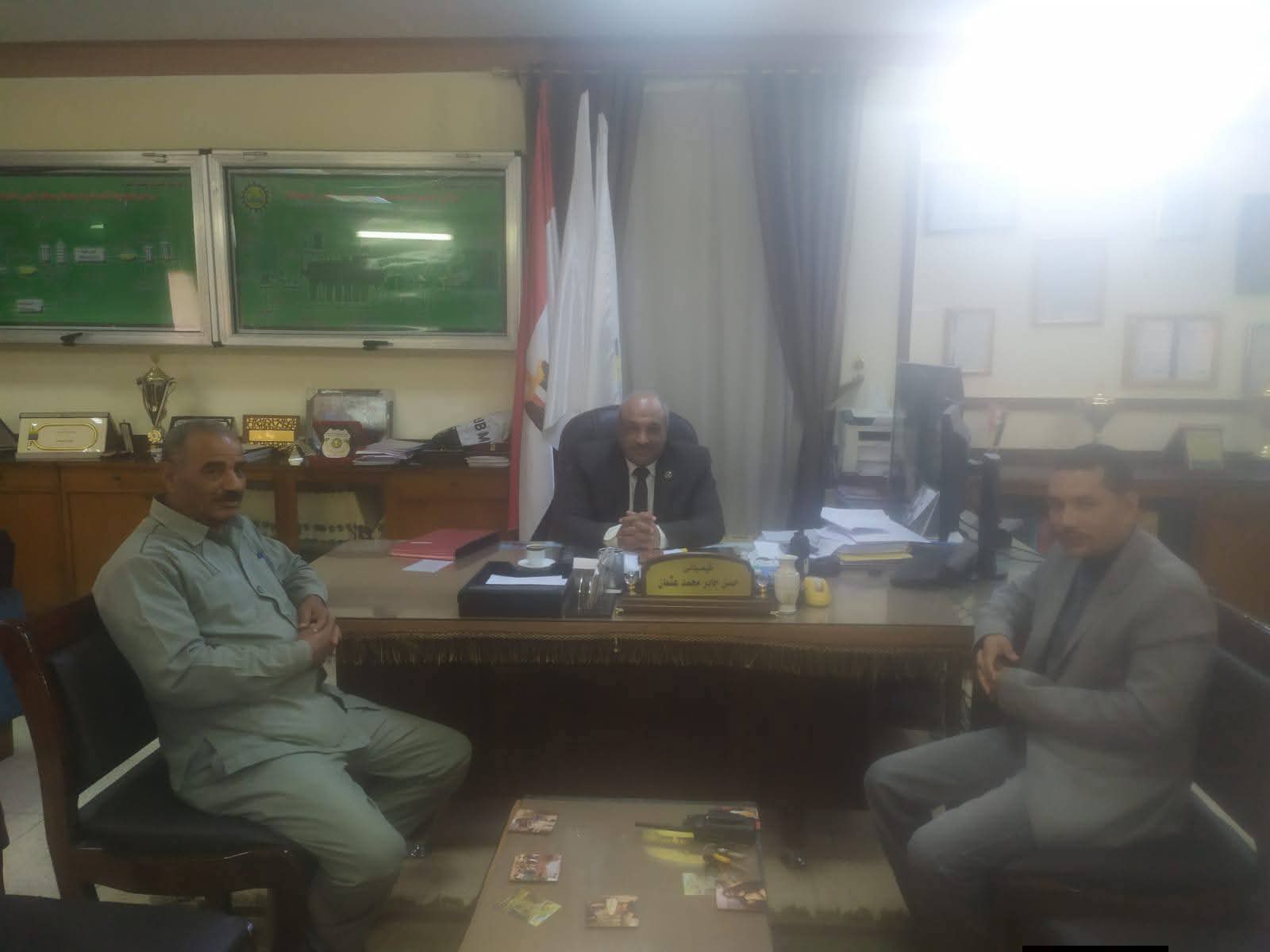 تنفيذًا لتوجيهات محافظ قنا.. حظر وقوف جرارات القصب بالطرق الرئيسية في نقادة