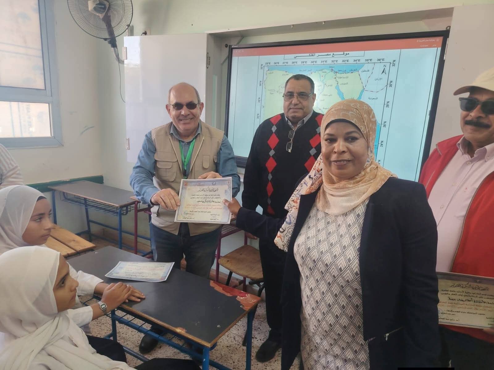 رئيس مدينة الشلاتين يستقبل قافلة جامعة القاهرة لإجراء دراسة ميدانية بمحافظة البحر الأحمر