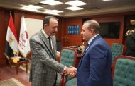 وفد من قيادات حزب حماة الوطن برئاسة النائب مختار همام يقدمون التهنئة لمحافظ سوهاج و نائب المحافظ