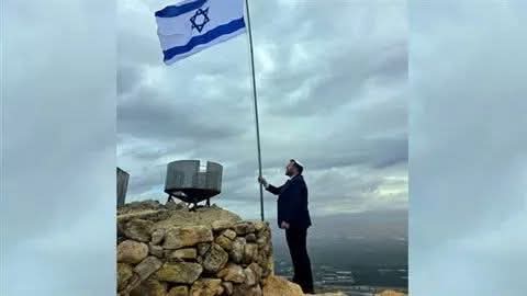 وزير إسرائيلي يرفع العلم في غور الأردن ويزعم نستعيد ما هو لنا