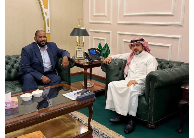 محمد بن راشد بن عدوان عضو اللجنة التنفيذية في مجلس الأعمال السعودي التنزاني بضيافة السفير السعودي في دار السلام
