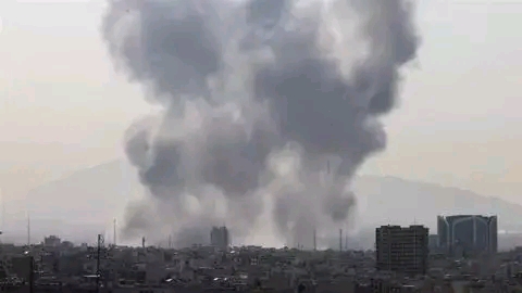 غارات أمريكية إسرائيلية تستهدف مواقع الحرس الثوري الإيراني في كرج