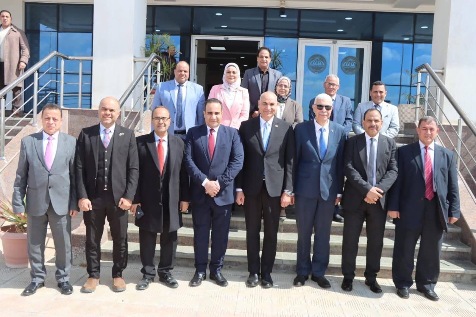 رئيس جامعة المنوفية يهنئ رئيس جامعة مدينة السادات ويؤكد تعزيز التعاون المشترك في مختلف المجالات