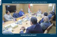 محافظ قنا عقد اجتماعًا مع أعضاء الغرفة التجارية وكبار التجار لضبط الأسواق