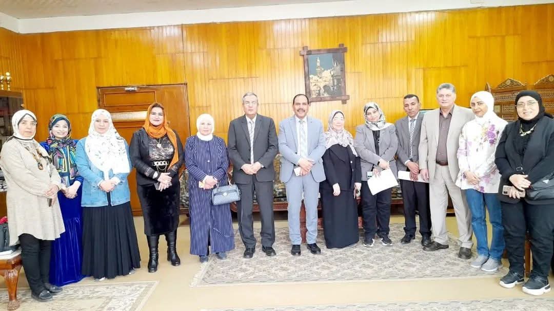 نائب رئيس الجامعة لشئون خدمه المجتمع وتنميه البيئه يشهد لقاء نائب مدير مركز الجوده مع أعضاء هيئة التدريس ومنسقى المعايير المؤسسي والبرامحى بكليه التربيه جامعه المنوفيه
