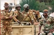 اشتباكات عنيفة بين الجيش المالي ومسلحي تنظيم القاعدة أسفرت عن مقتل وزير الدفاع