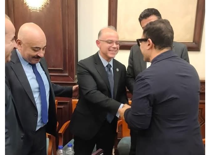 طارق الجيوشي يقدم العزاء في وفاة والد رئيس الوزراء الدكتور مصطفى مدبولي 
