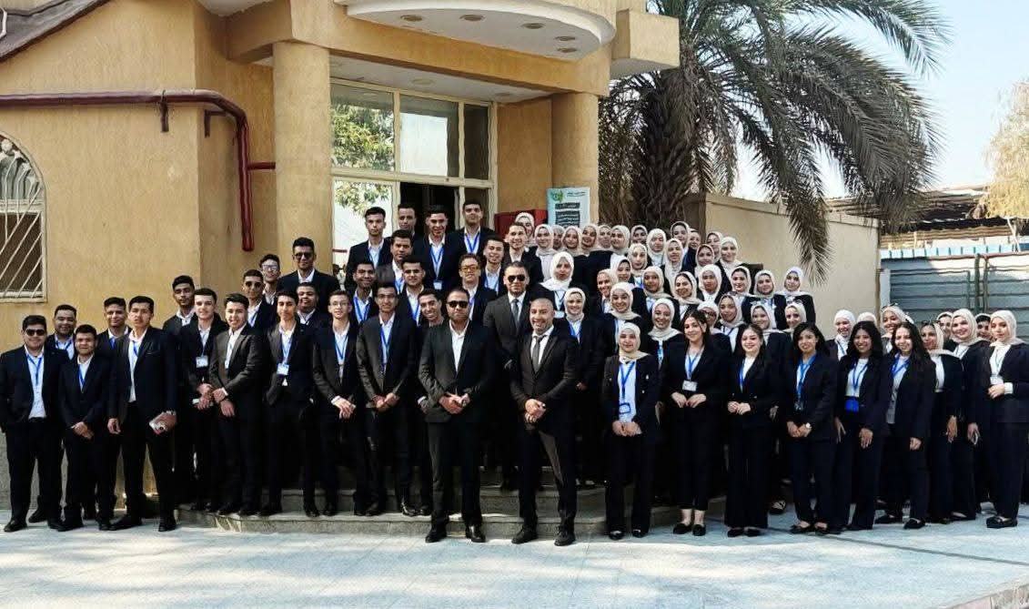 طلاب معهد طيبة العالي لتكنولوجيا الإدارة والمعلومات فى زيارة إلى البورصة المصرية 