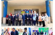 وزير التربية والتعليم ورئيسي جامعة هيروشيما وشركة 