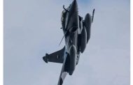 طيار مصرى يبهر العالم بمناورة الرافال الخاطفة فى سماء الإمارات