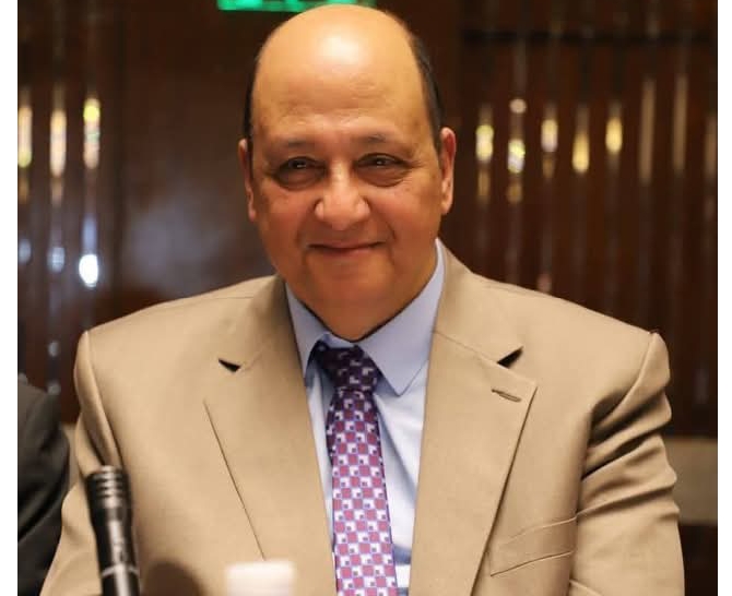 الكاتب الصحفى المصرى د. معتز صلاح الدين مستشار المركز الديمقراطي لدراسات الشرق الأوسط بنورث كارولينا فى تصريحات صحفية