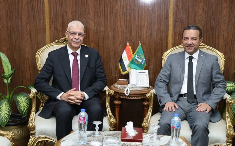 رئيس جامعة المنوفية يهنئ محافظ المنوفية بالعيد القومي للمحافظة ويؤكد دعم الجامعة لجهود التنمية وخدمة المواطنين