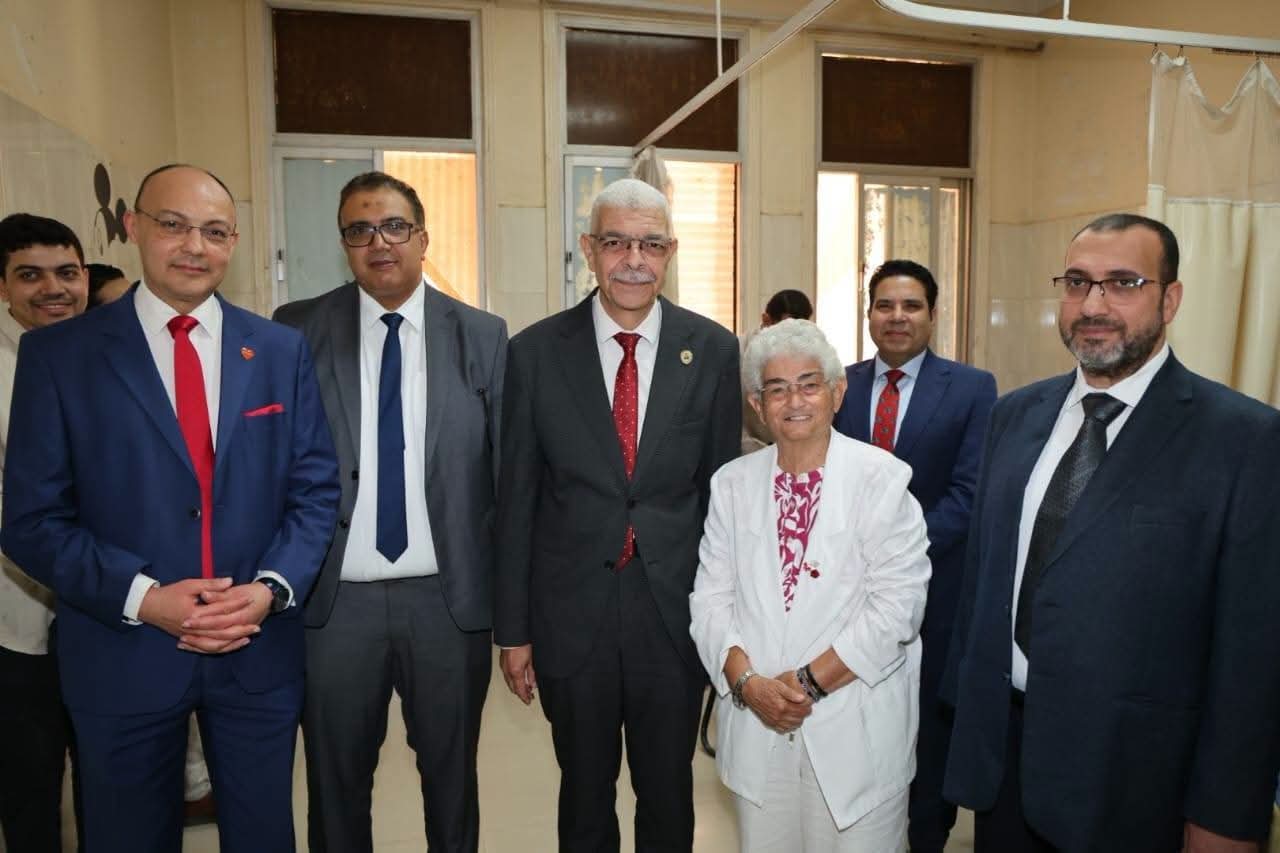 رئيس جامعة المنوفية يتفقد امتحانات الدكتوراة بقسم الجراحة بكلية الطب ويتابع انتظام لجان الامتحانات والخدمات بالمستشفيات الجامعية