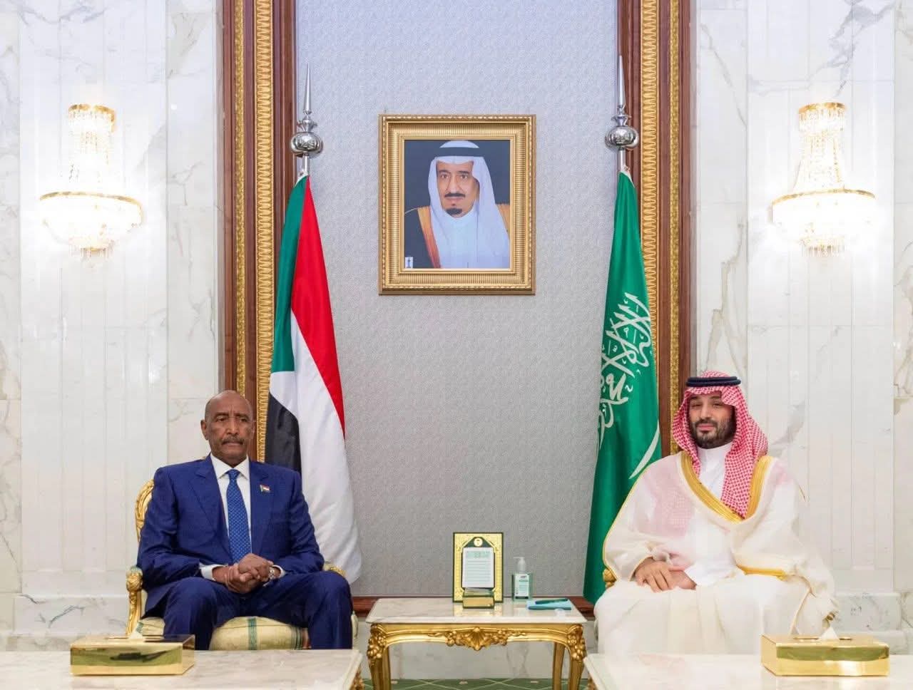 السعودية والسودان: مشروع سياسي جديد يضع المؤسسة العسكرية في صميم السلطة