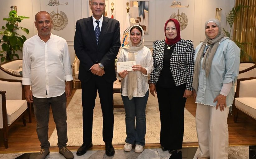 محافظ جنوب سيناء يكرّم أوائل الشهادة الإعدادية
