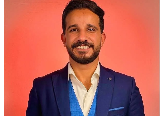 المرشدي.. شاب مصري يصنع نموذجاً جديداً للسياحة الفاخرة عبر 