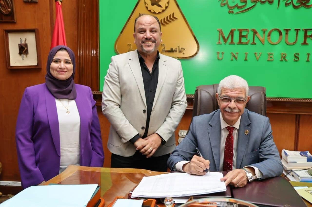 رئيس جامعة المنوفية يعتمد نتيجة أول دفعة بكلية طب الأسنان بنسبة نجاح 100% ويؤكد: مستشفى الأسنان الجامعي يقترب من الانطلاق