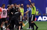 فيفا يستبعد حكم مباراة مصر الأرجنتين من باقي مباريات كأس العالم فما السبب؟