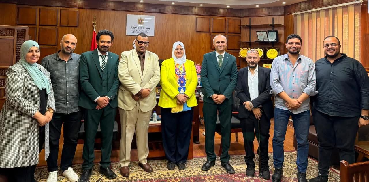 النائب أحمد العجوز يطلع على تجربة محافظة الدقهلية في تطوير منظومة الرقابة والحوكمة بالعمل الأهلي
