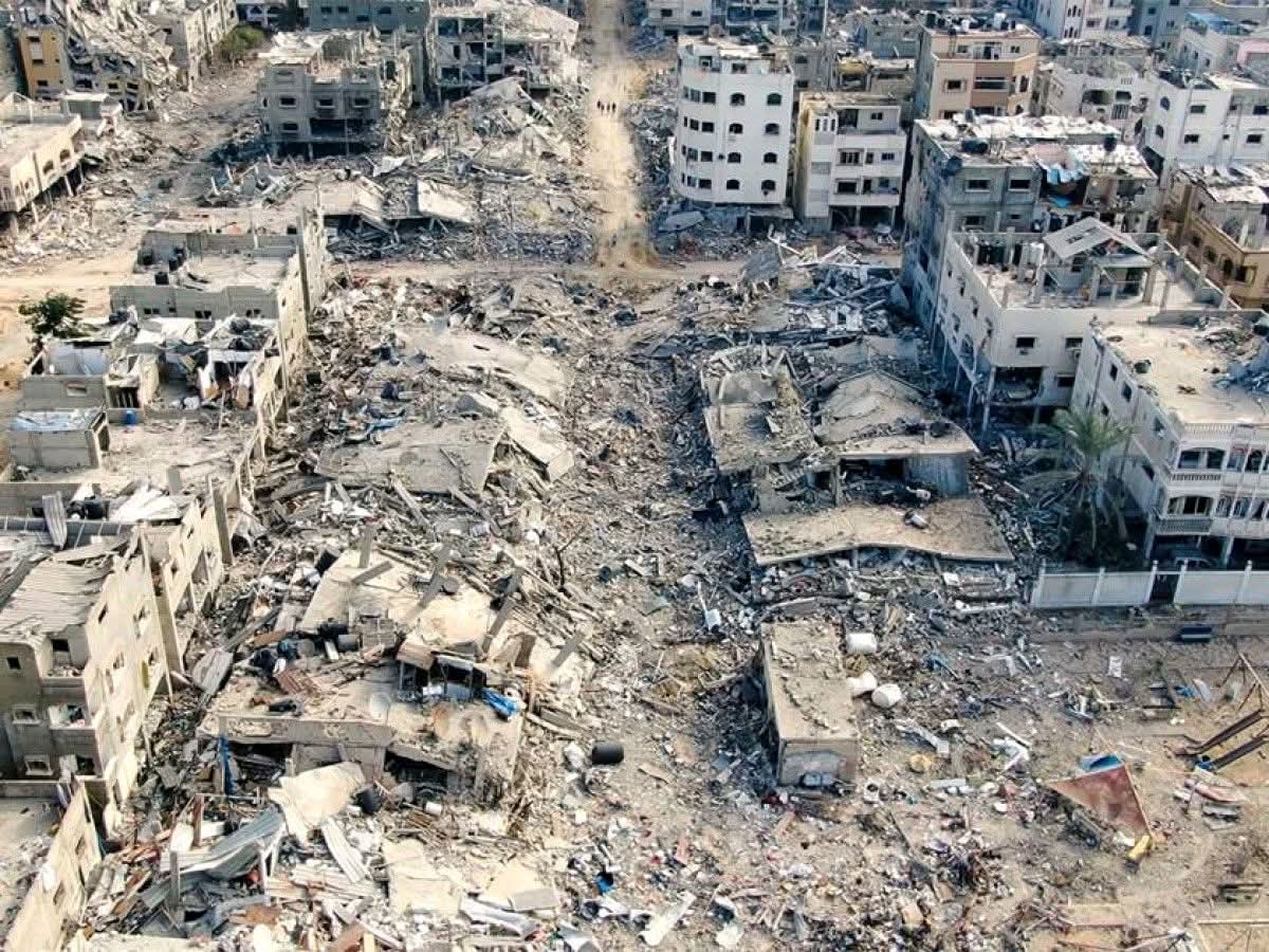استشهد ثلاثة فلسطينيين اليوم السبت في غارة شنّتها القوات الإسرائيلية
